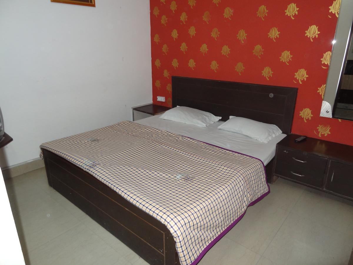 Hotel Aashiyana Agra  Exterior photo